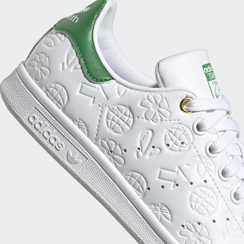 adidas Stan Smith Women's Embossed Graphics Sneakers (White/Green, Size 9) - Picture 3 of 3